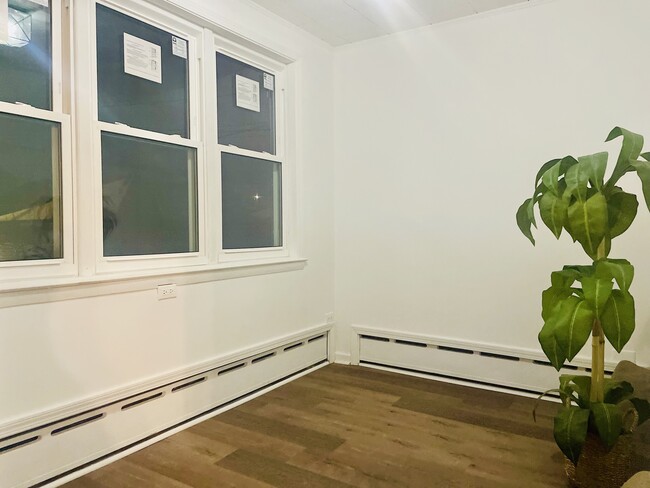 Photo - 5133 W Wrightwood Ave