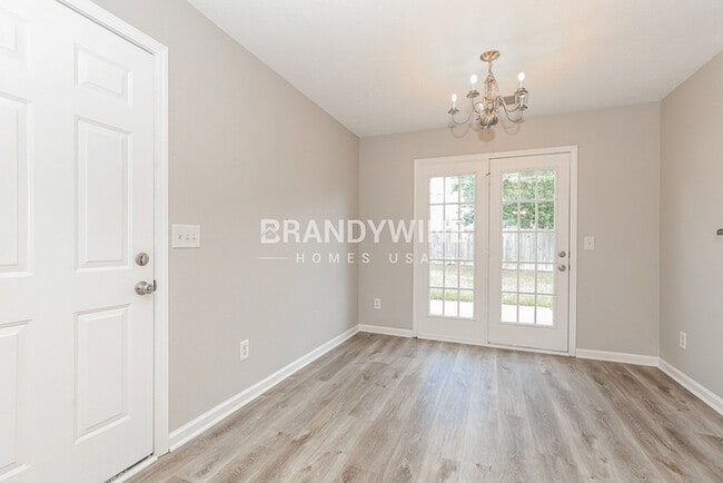 Photo - 701 Holland Ridge Dr