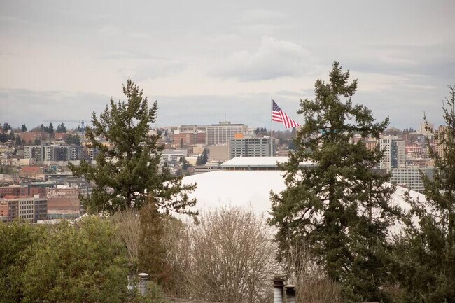 Photo - 624 E 32nd St Unit ID1296633P