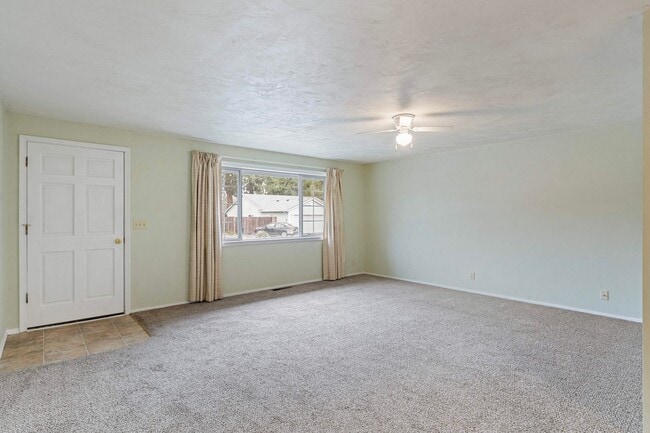 Photo - Large 2 bedroom 2 bathroom duplex with garage! $500 OFF YOUR FIRST MONTH’S RENT!