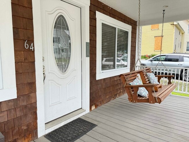 Photo - 64 Girard St