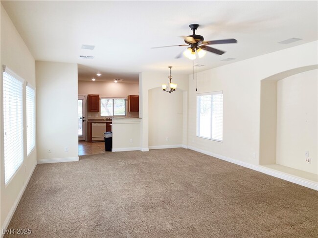 Photo - 4821 Longshot Dr