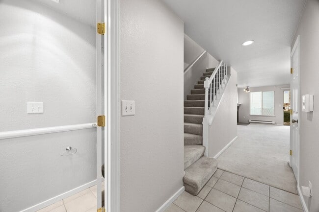 Photo - TOWNHOUSE IN KENT! Two story condo/townhouse 2 bedroom 1.5 bathroom TOWNHOUSE in Kent at Colonial... Unit A103