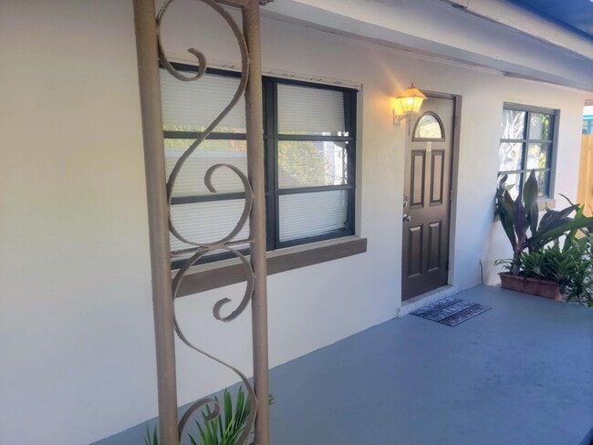 Building Photo - 515 49th St Unit A