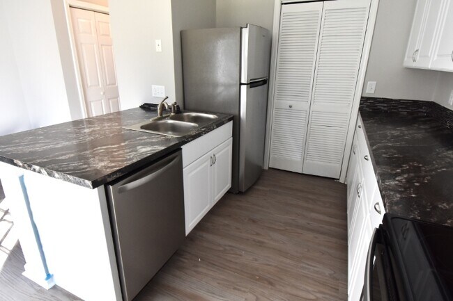 650 S Main St Unit 2