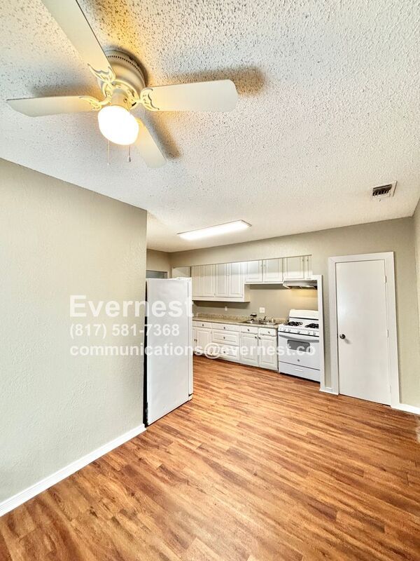 Photo - 2923 Azle Ave Unidad A