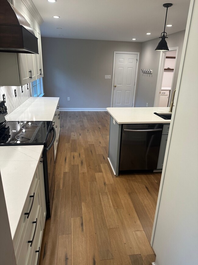 Photo - 15731Pypers Pointe Dr