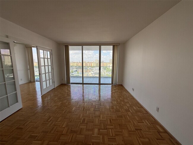 Photo - 19707 Turnberry Way Unit 8C