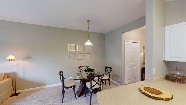 2-bedroom East Dining Area