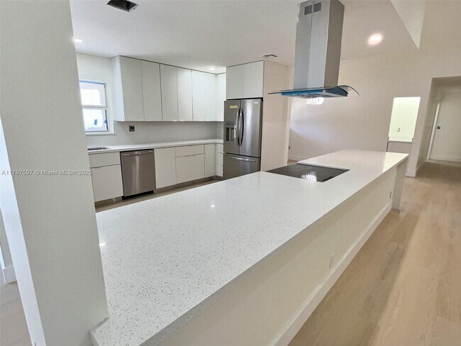 Building Photo - 4499 SW 14th St Rental