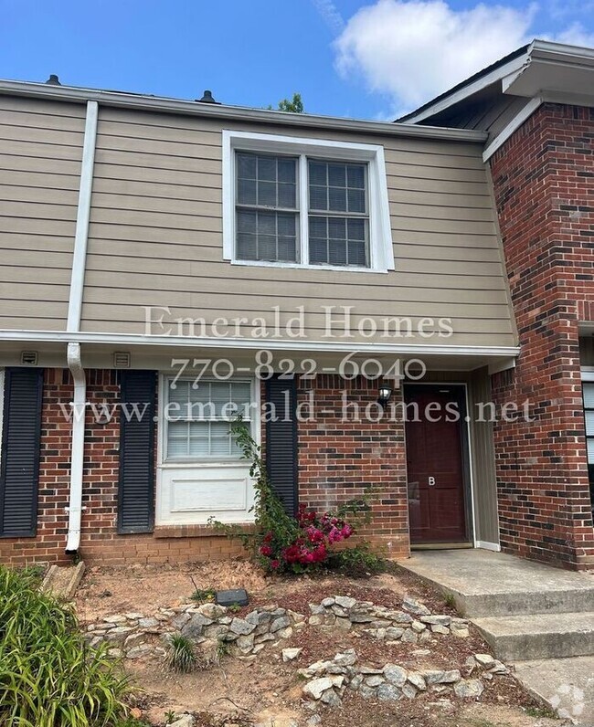 Building Photo - READY NOW!! 2 bedroom 1.5 bathroom in Snel... Rental