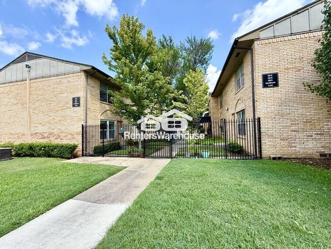 Photo - 2 Bed / 2 Bath Condo in Gated, Secluded Co... Unidad B