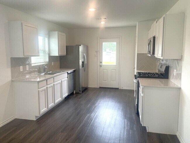 Photo - 18788 Faustina Way