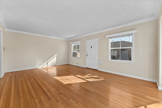 Photo - 5918 S Fairfax Ave