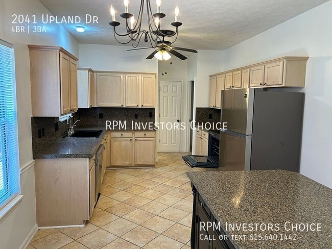 Photo - 2041 Upland Dr