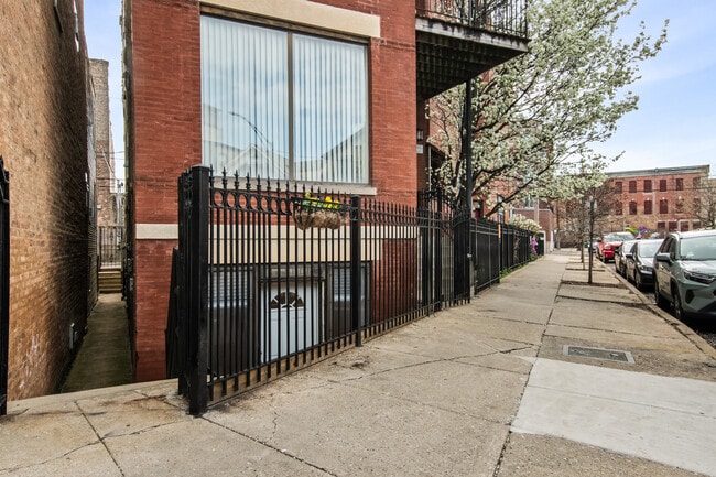 Photo - 1739 W Beach Ave