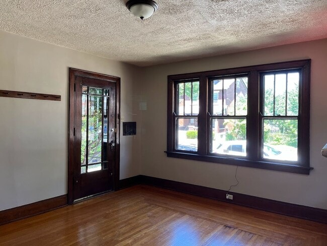 Photo - 2021 Scott St Unit 2021 Scott Blvd. Apt.1