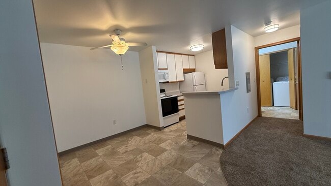 1 Bedroom Lower | Kitchen - Terrace at Cedar Glen | Cross Plains Apartments - Elkhorn Village