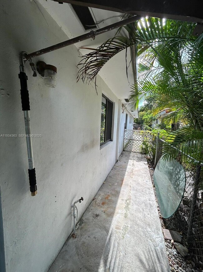 Photo - 3482 SW 26th St Unidad 0