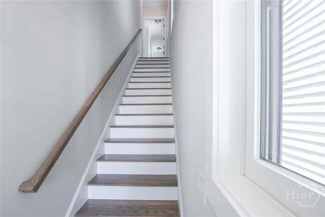 Photo - 1720 Barnard St