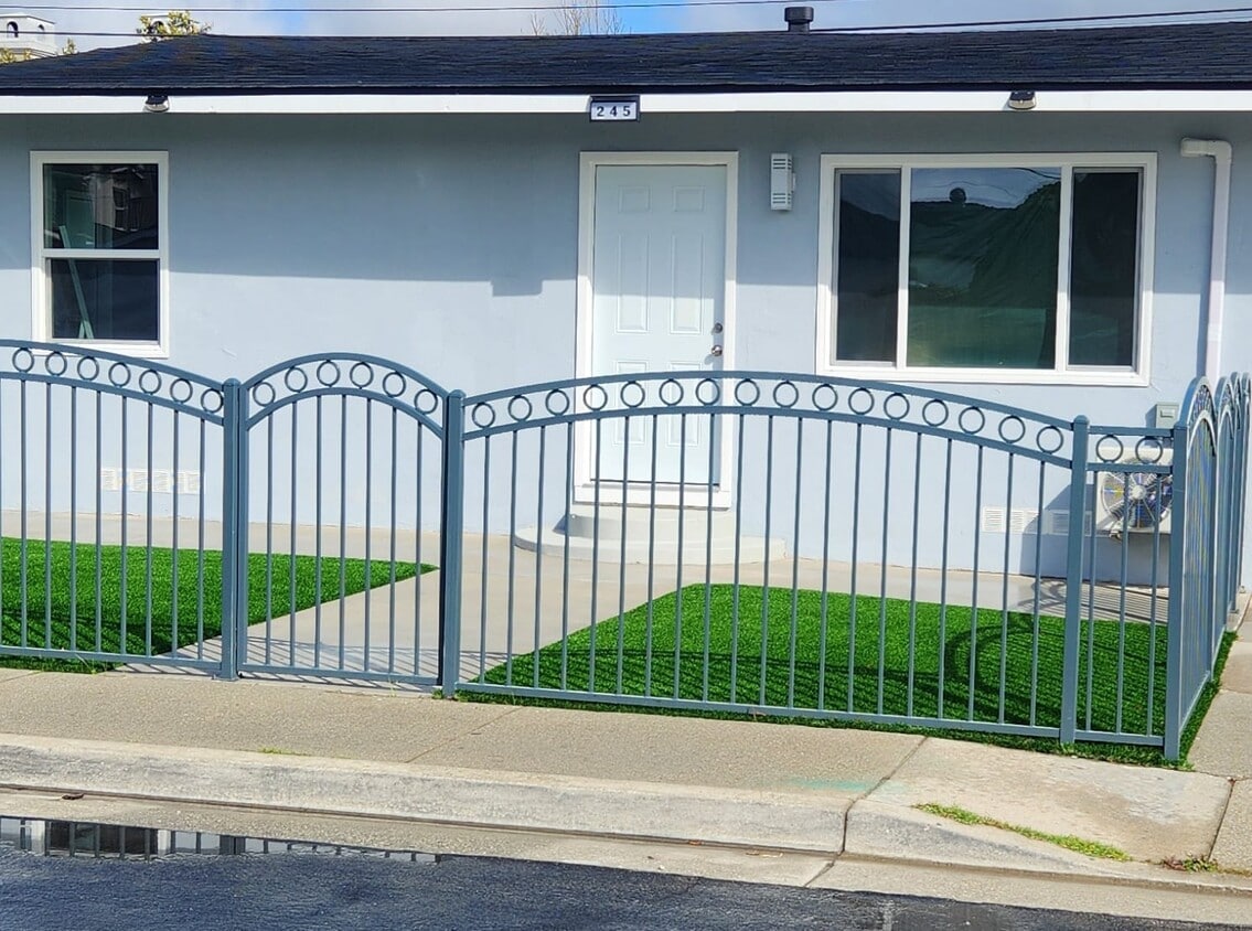 Photo - 241 E 219th St (Carson, CA)