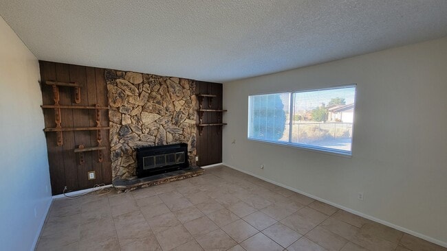 Photo - Nice 3 bedroom / 2 bathroom House with lot...