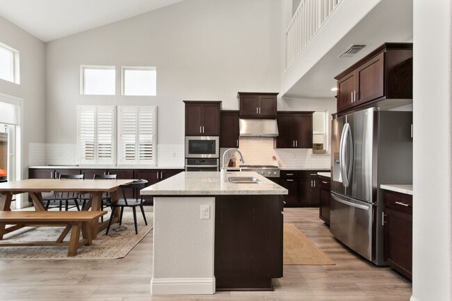 Photo - Springlake 3 Bedroom 3 Bathroom House