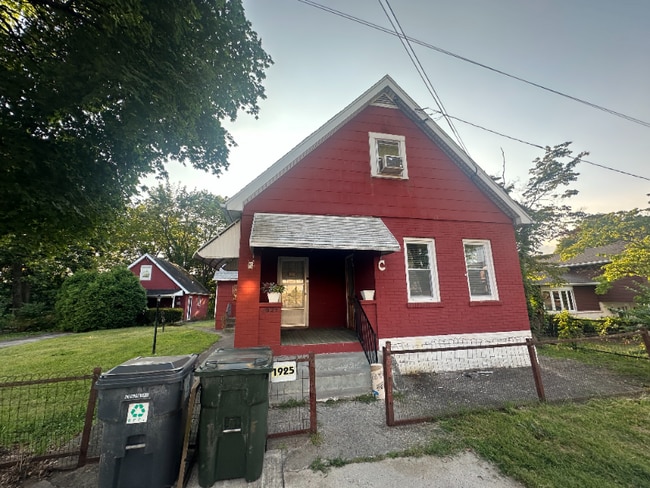 Building Photo - 1925 2nd St Rental