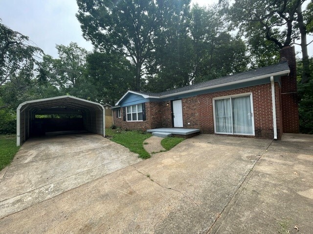 Photo - 1306 Northwoods Dr