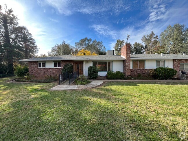 Building Photo - Wonderful Palo Cedro Neighborhood country ... Rental