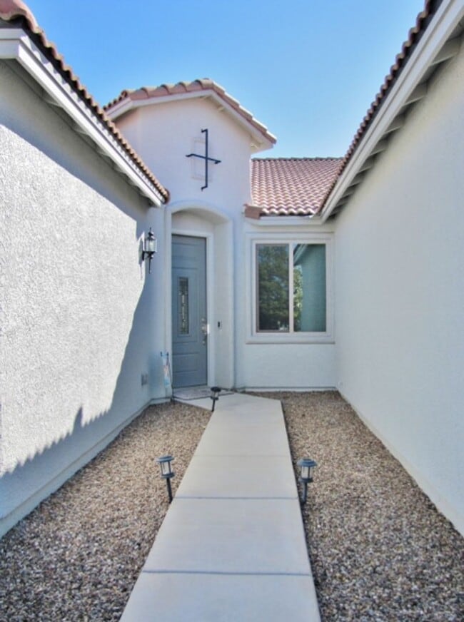 Photo - 4BR/2BA/2CG 2102 sq.ft. rental in Cimmaron Estates in Sierra Vista, AZ