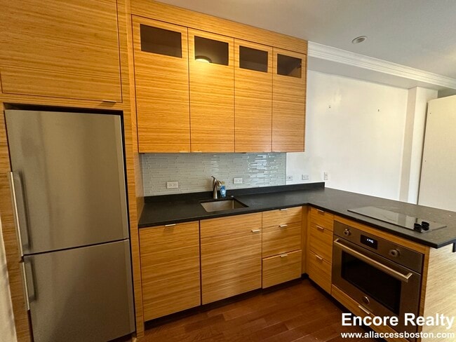 Photo - 98 Myrtle St Unit 6