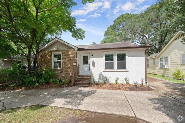 Building Photo - 1642 College Dr Rental