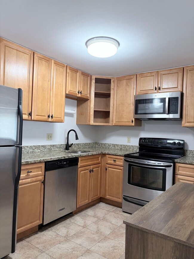 Photo - 132 N Bedford St Unit B