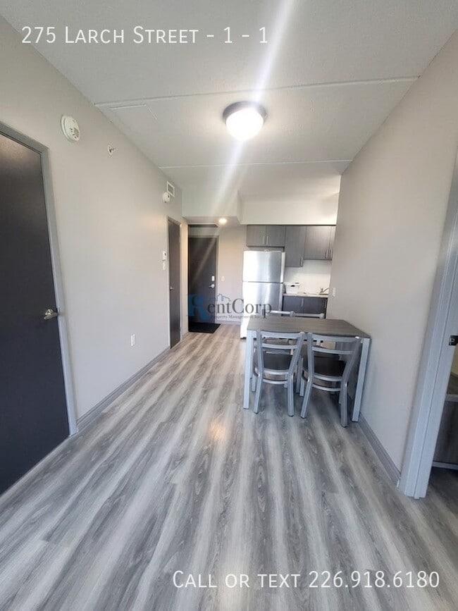 Photo - 275 Larch St