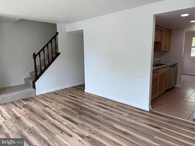 Photo - 112 Savannah Ct