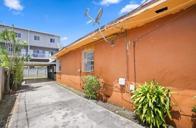 Photo - 3720 NW 20th Ct