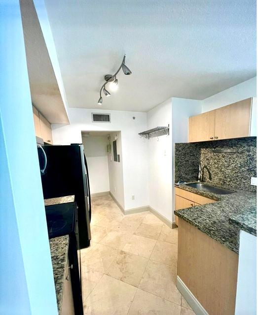 Building Photo - 1011 Villa Ln Unit 1011