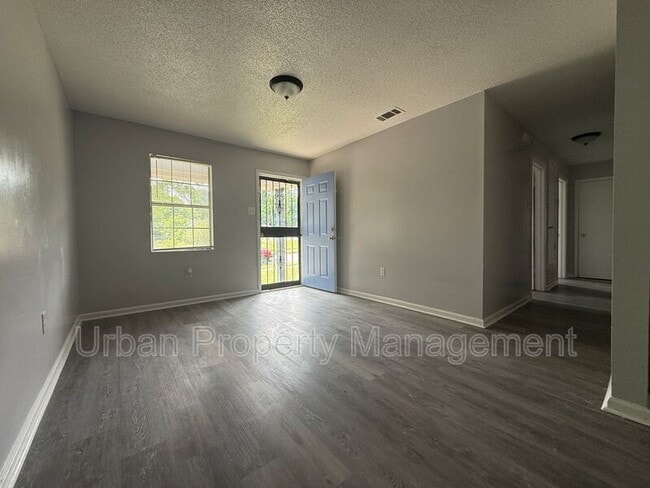 Photo - 3608 Hicky St