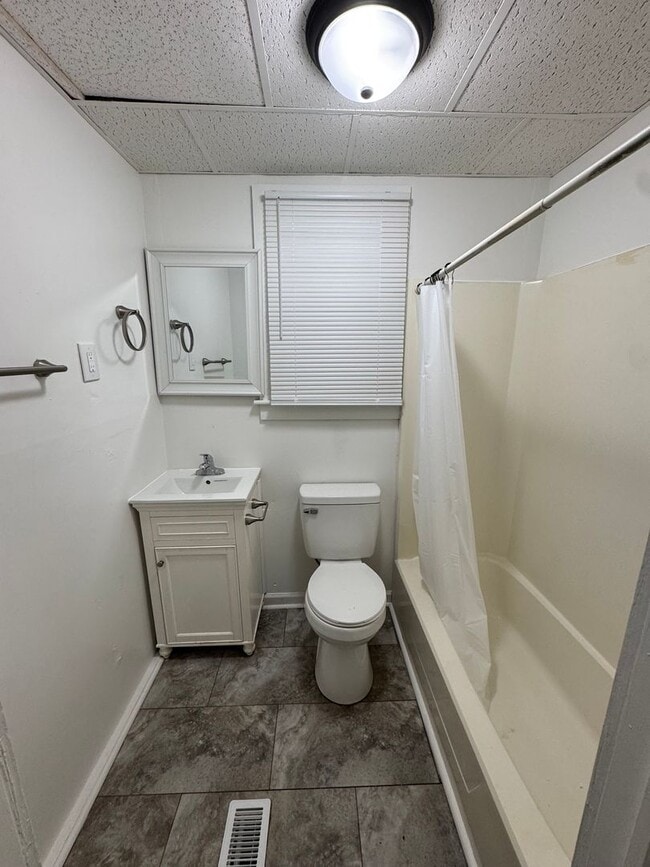 Photo - 106 E Maryland St