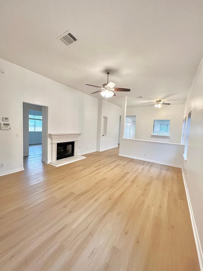 Building Photo - 1615 Royal Ascot Dr