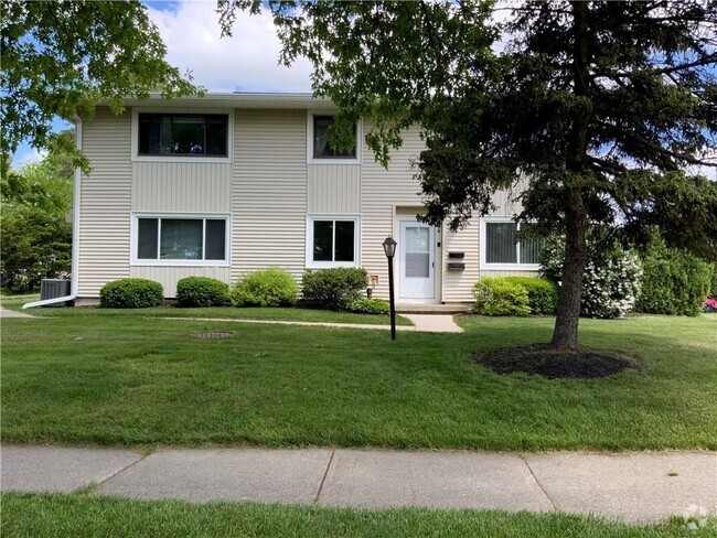 Building Photo - 894 Eastbrooke Ln Rental