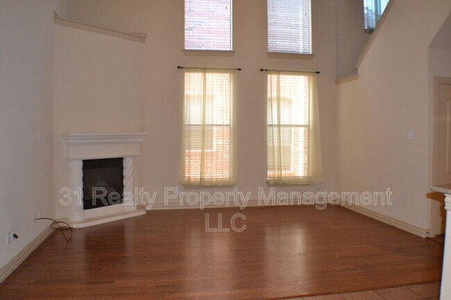 Photo - 1466 Cambridge Dr