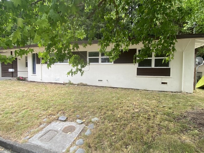 Building Photo - 588 Beverly Dr Rental