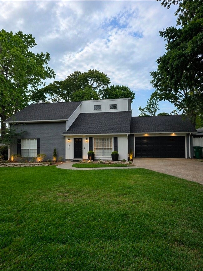 Building Photo - 1844 Rollingwood Dr