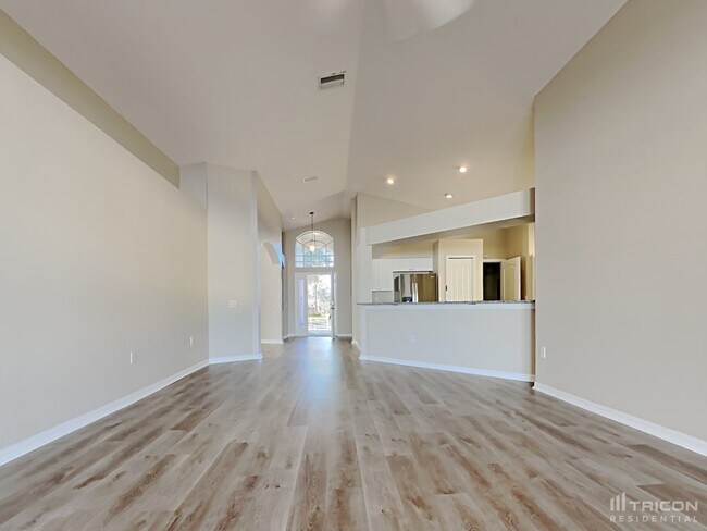 Photo - 10041 Creek Bluff Dr