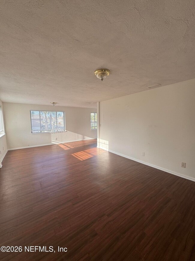 Photo - 210 13th Ave N