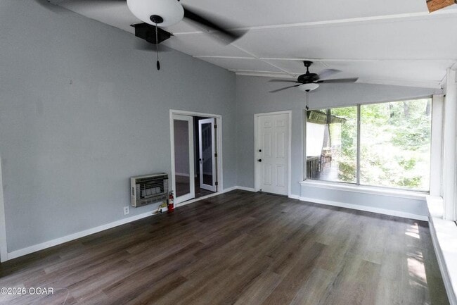 Photo - 40 Hickory Ln
