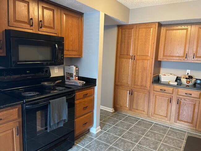 Photo - 2425 Cypress Ct