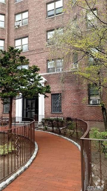 Building Photo - 61-41 Saunders St Unit B49 Rental